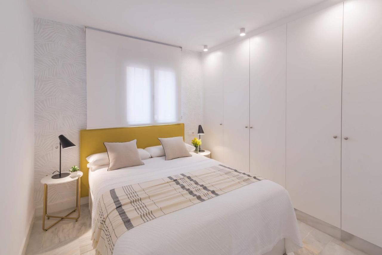 Premium Apartment & Free Parking By Ele Apartments Малага Экстерьер фото
