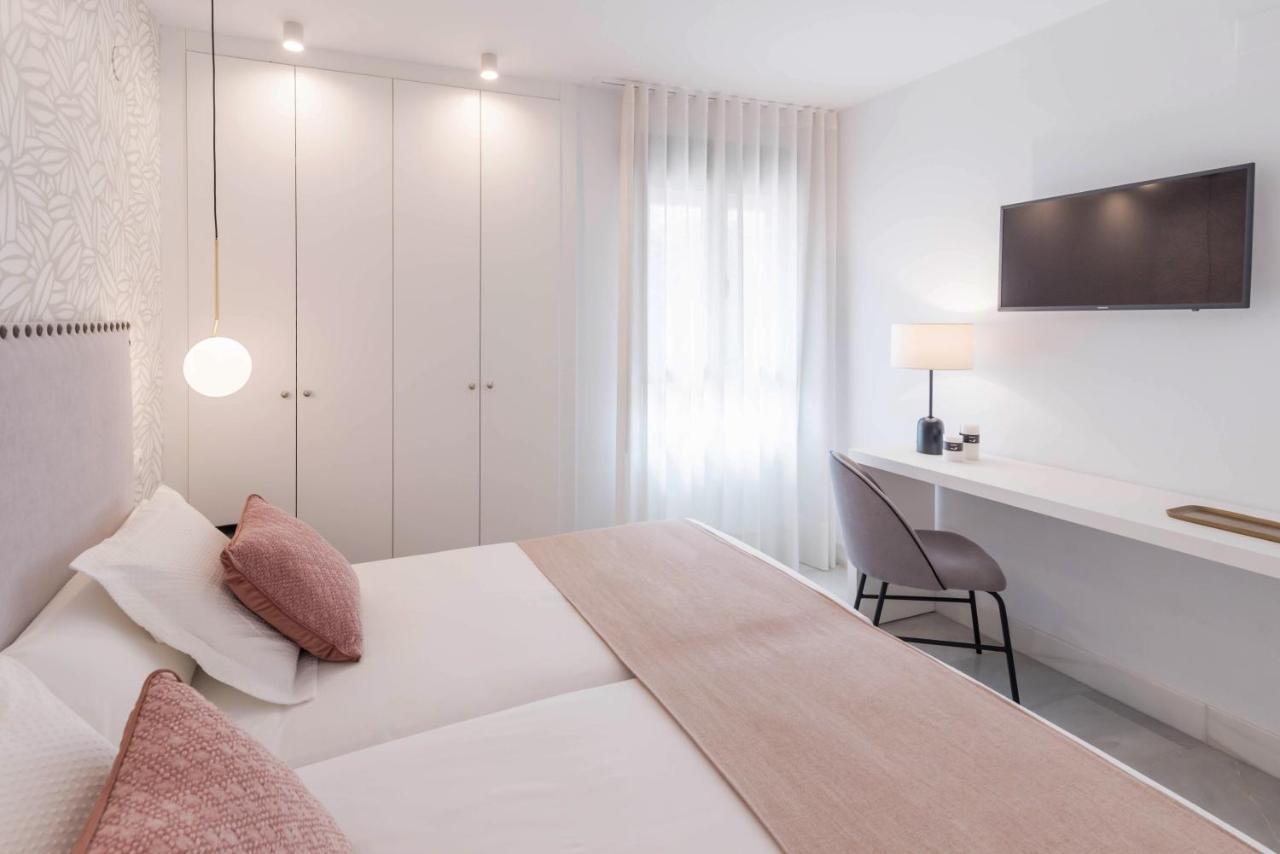 Premium Apartment & Free Parking By Ele Apartments Малага Экстерьер фото